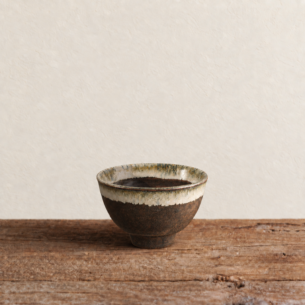 White Flow Stoneware Bowl