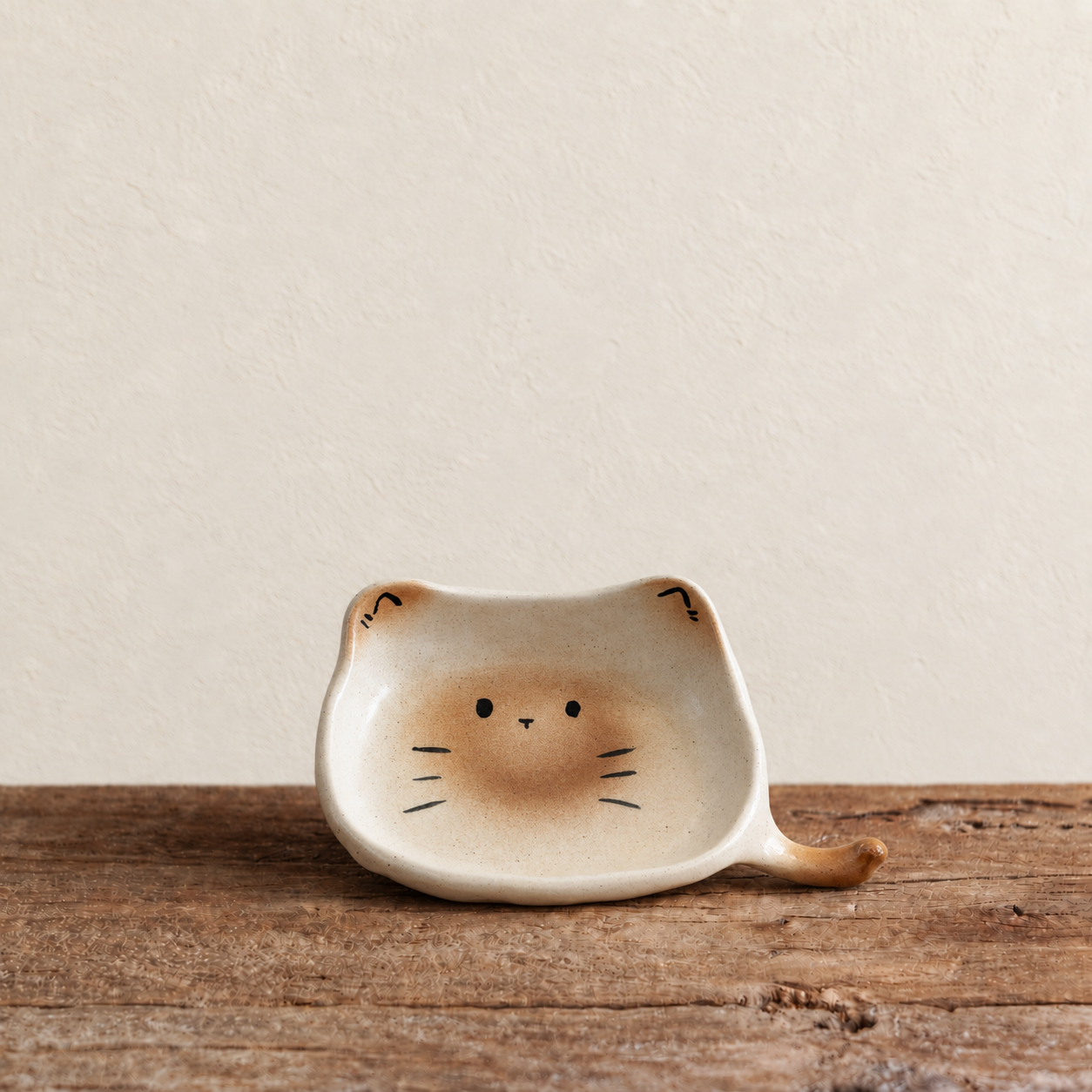 CAT NAP — Long Tail Saucer