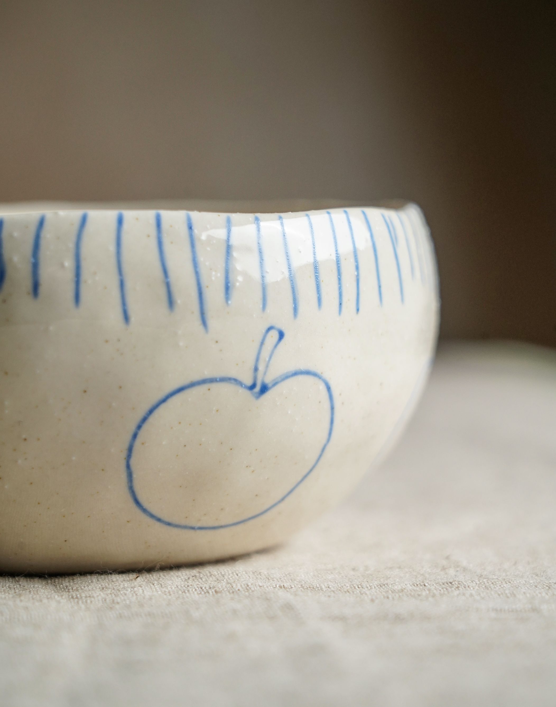 Apple Motif Stoneware Bowl