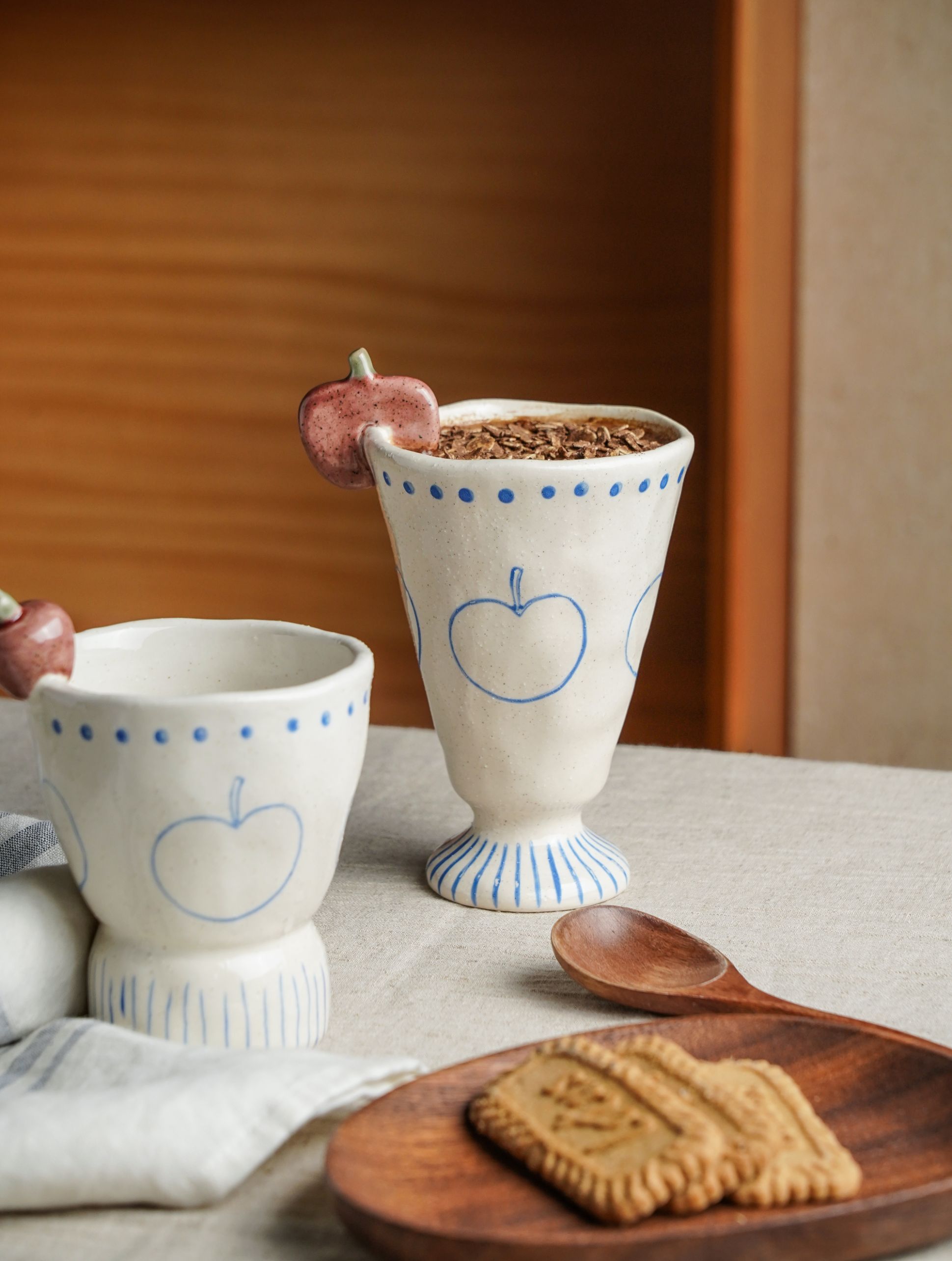 Apple Motif Stoneware Tall Cup