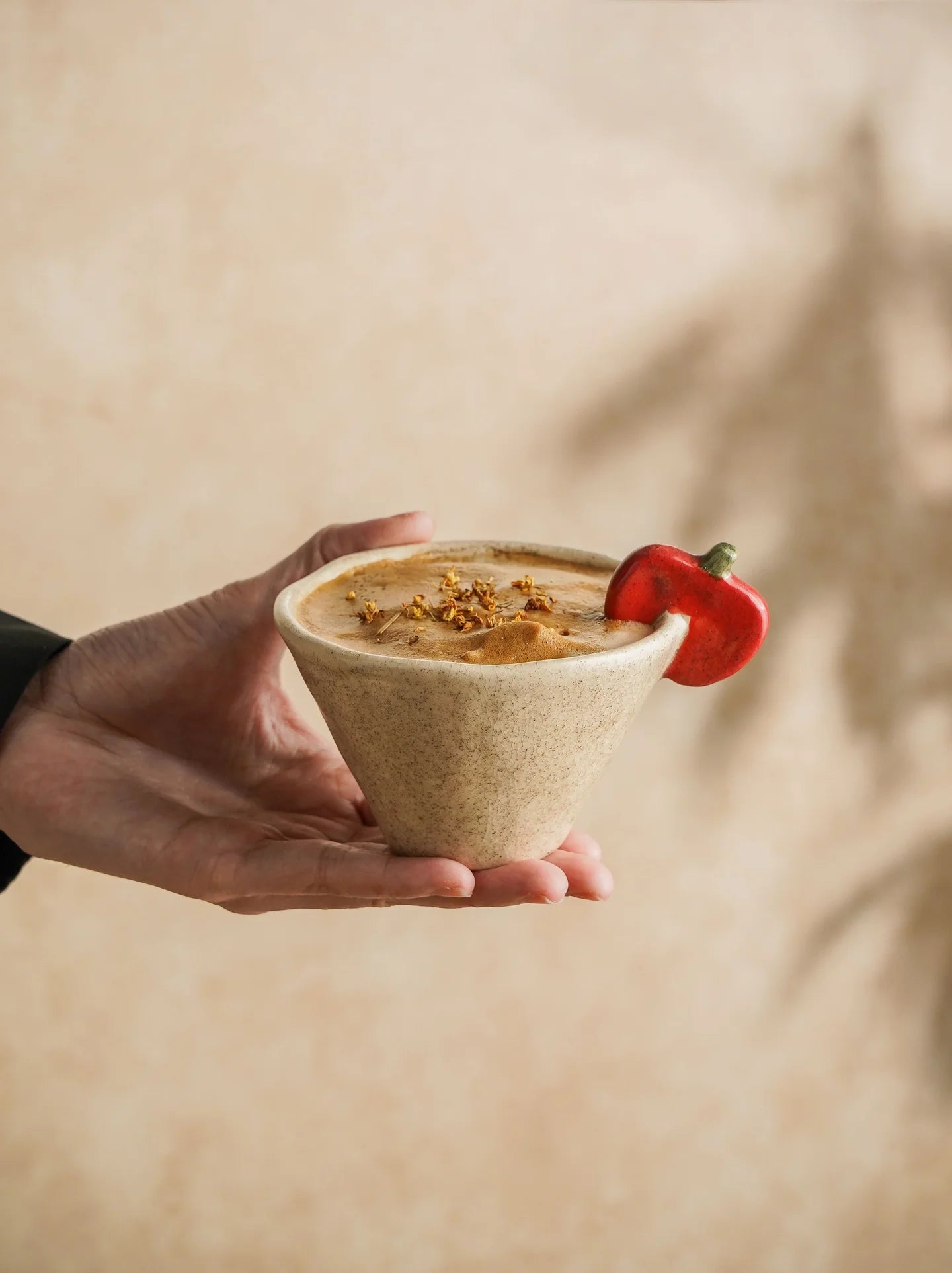 Apple Handle Cup