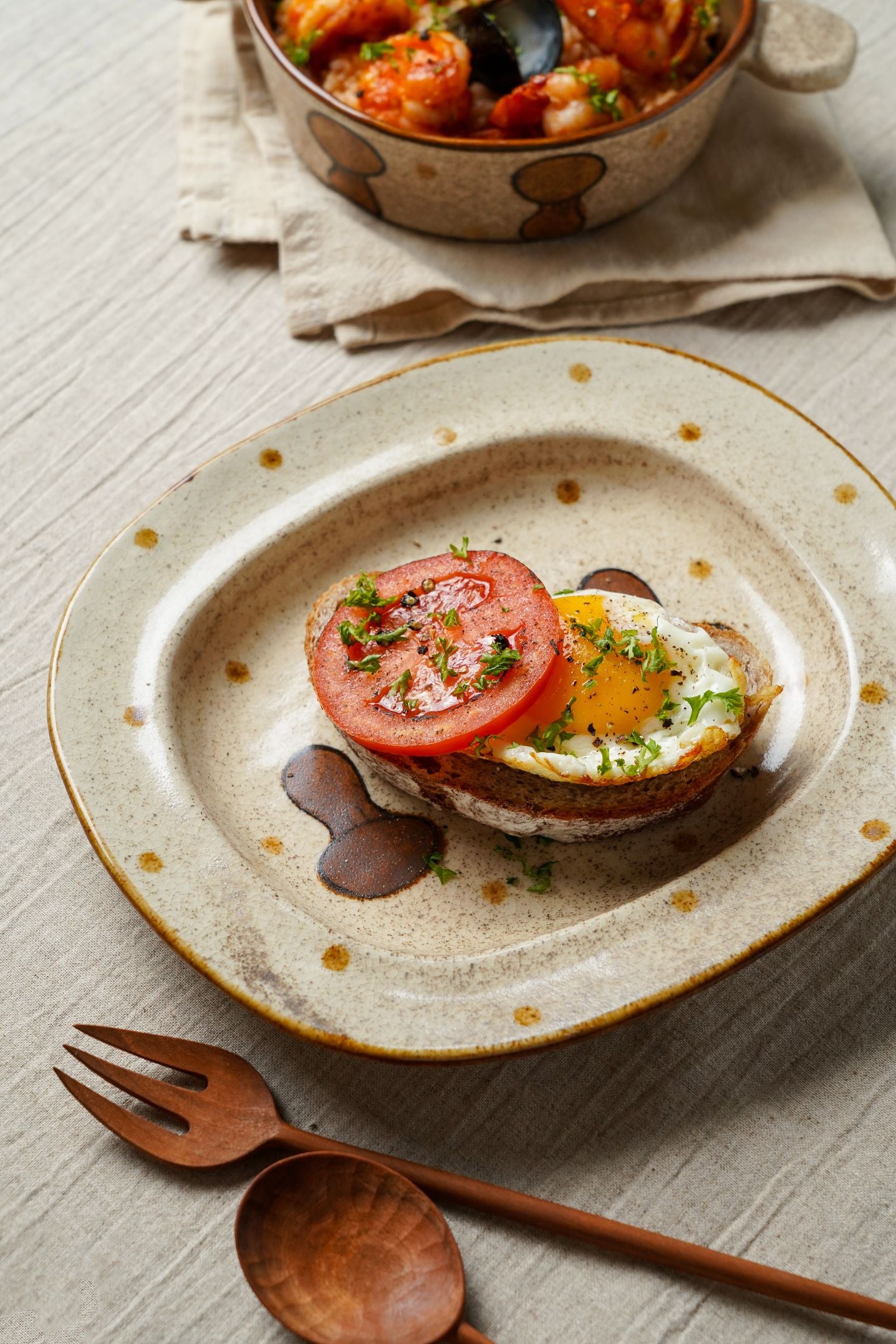 Mushroom Stoneware Oval Plate