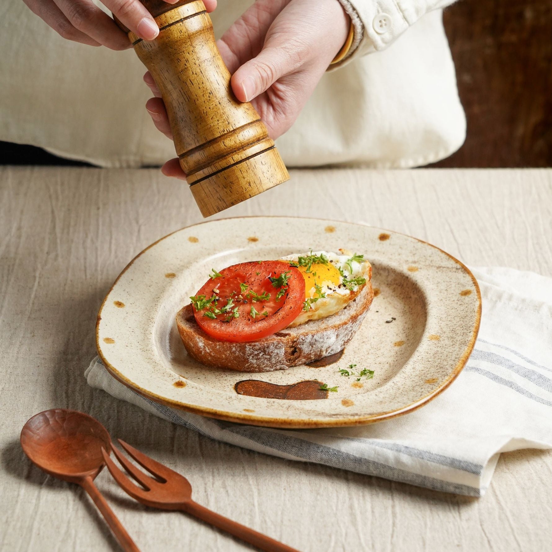 Mushroom Stoneware Oval Plate