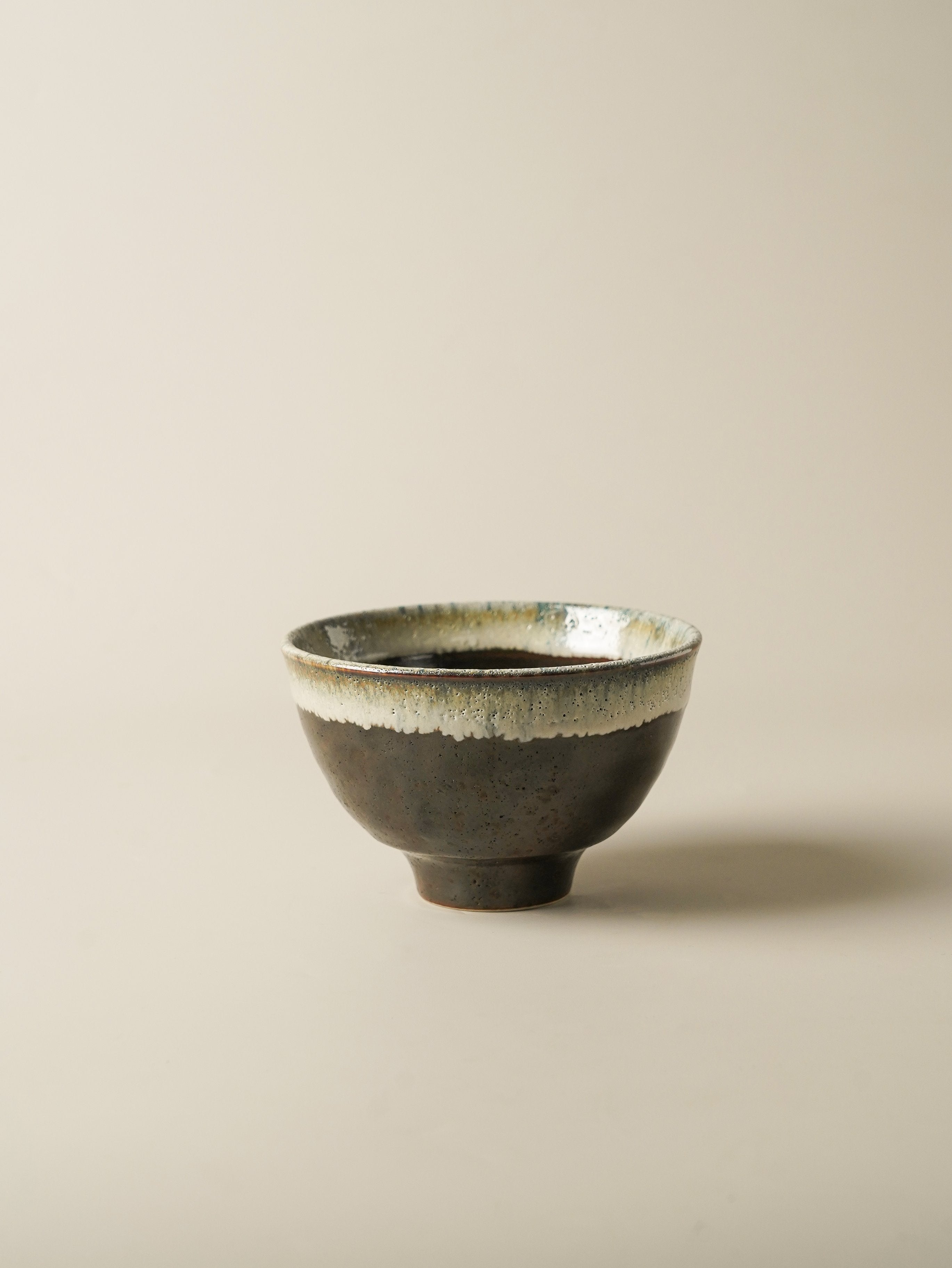 White Flow Stoneware Bowl