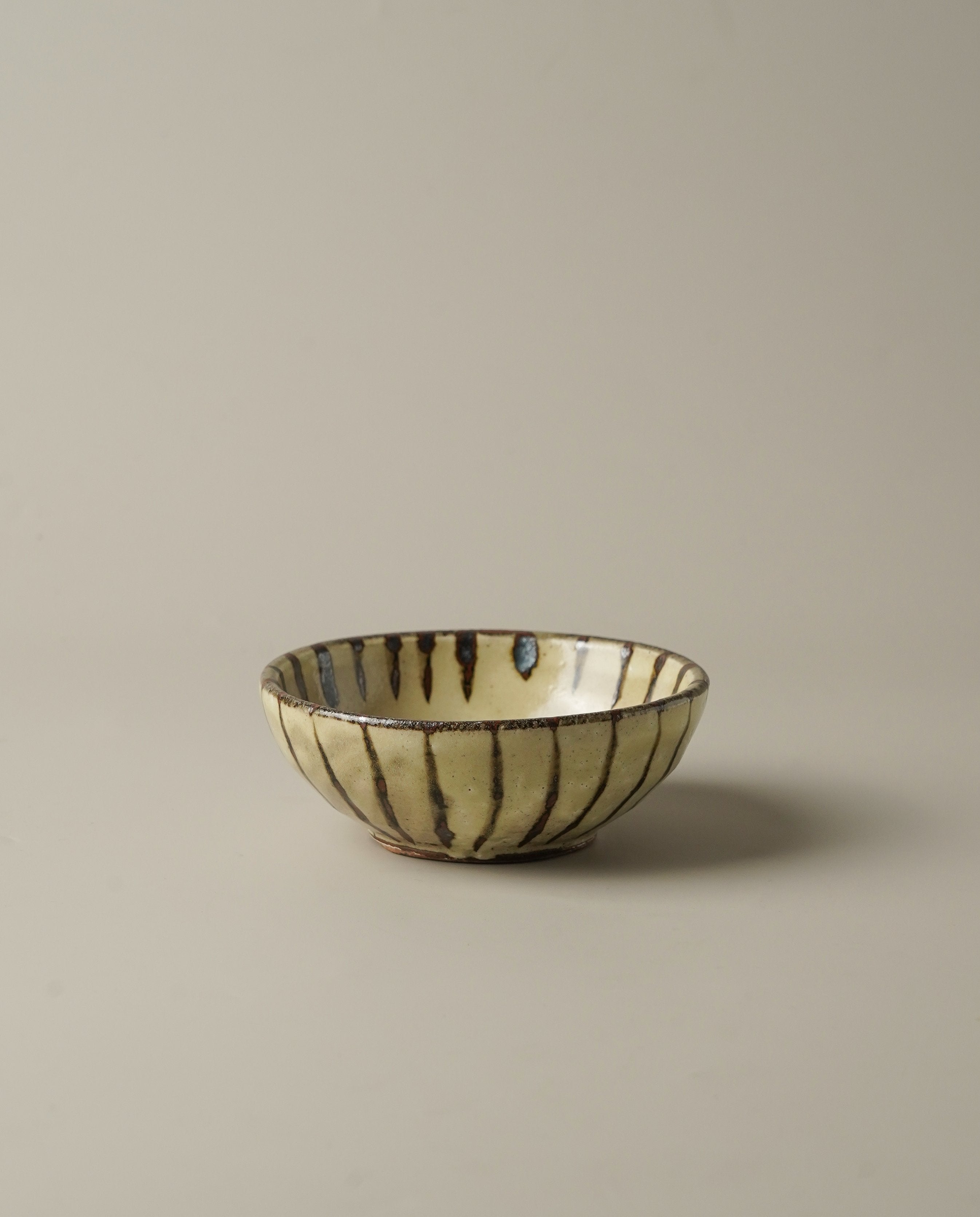 Hand-Glazed Ten Grass Pattern Bowl