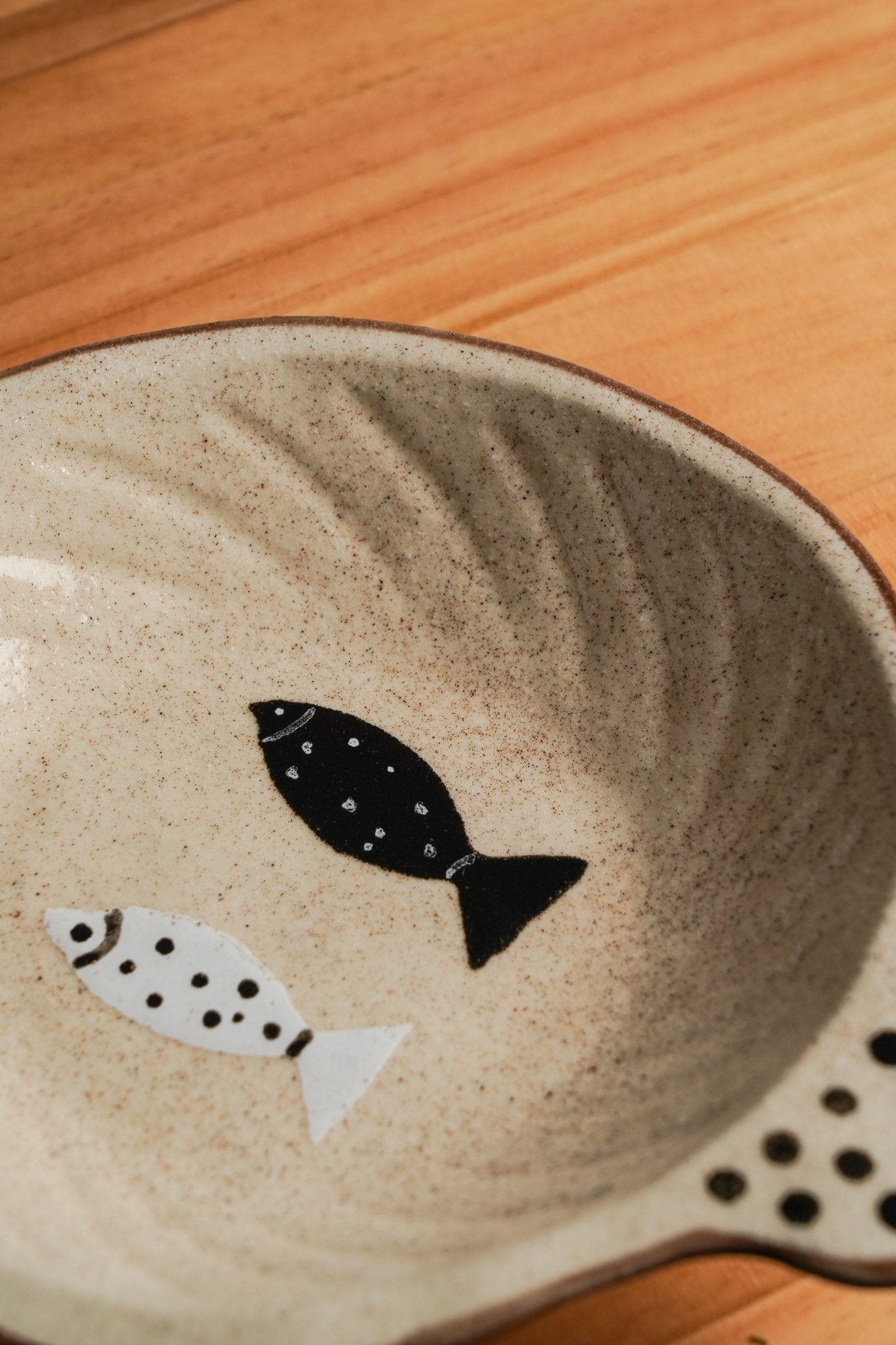 Fish Motif Shallow bowl