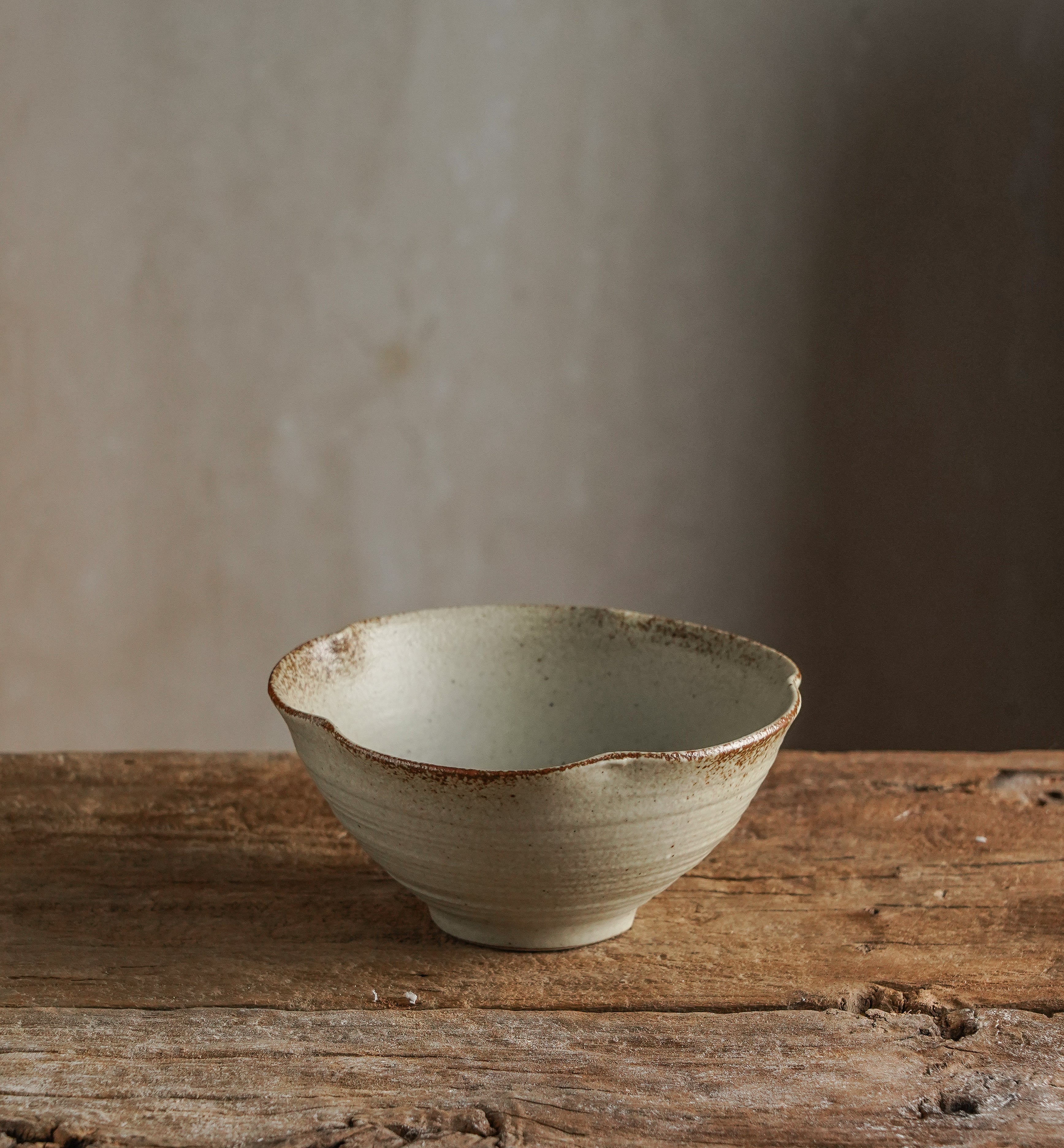 Rustic Scalloped Bowl & Plate Set