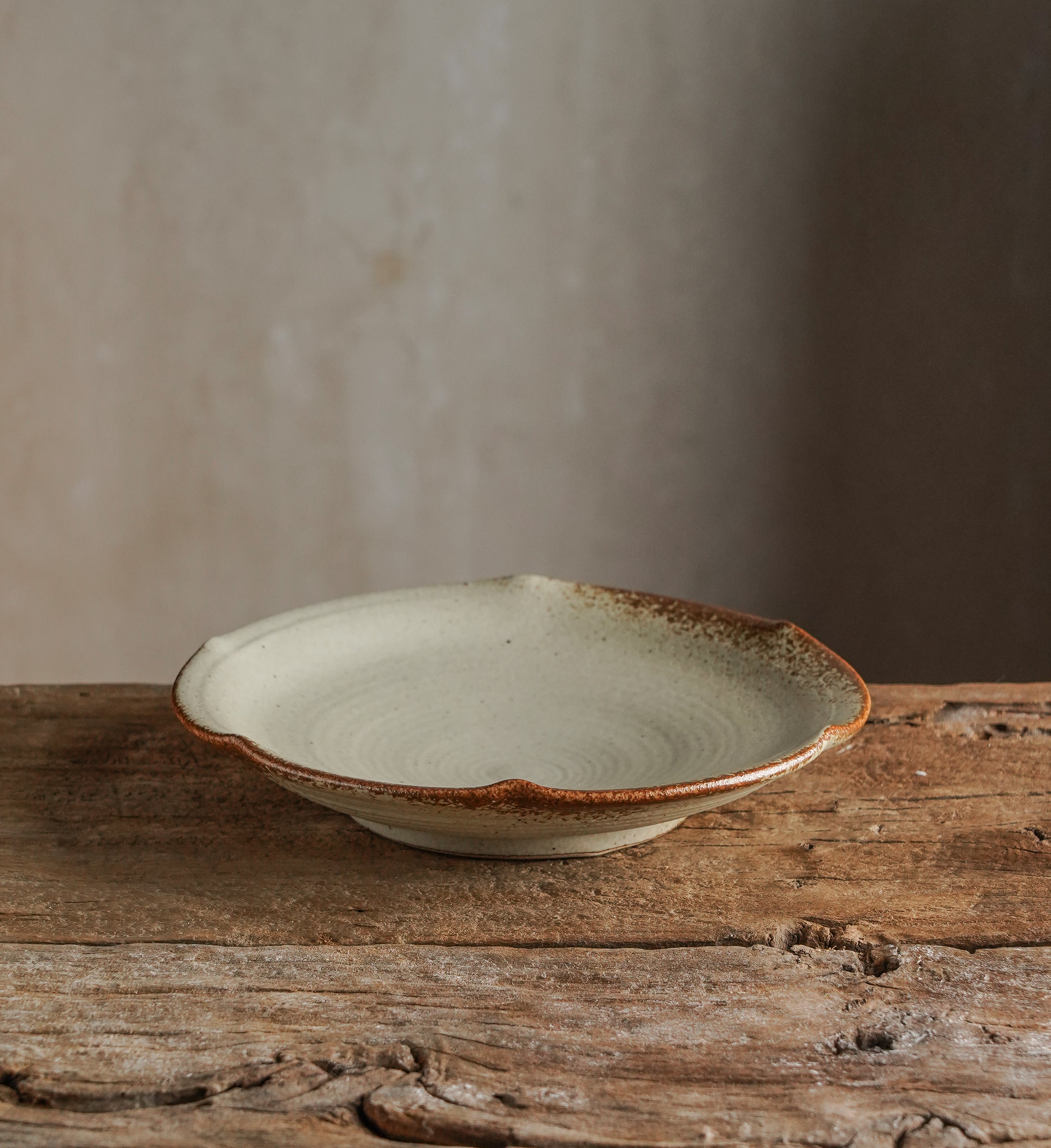 Rustic Scalloped Bowl & Plate Set