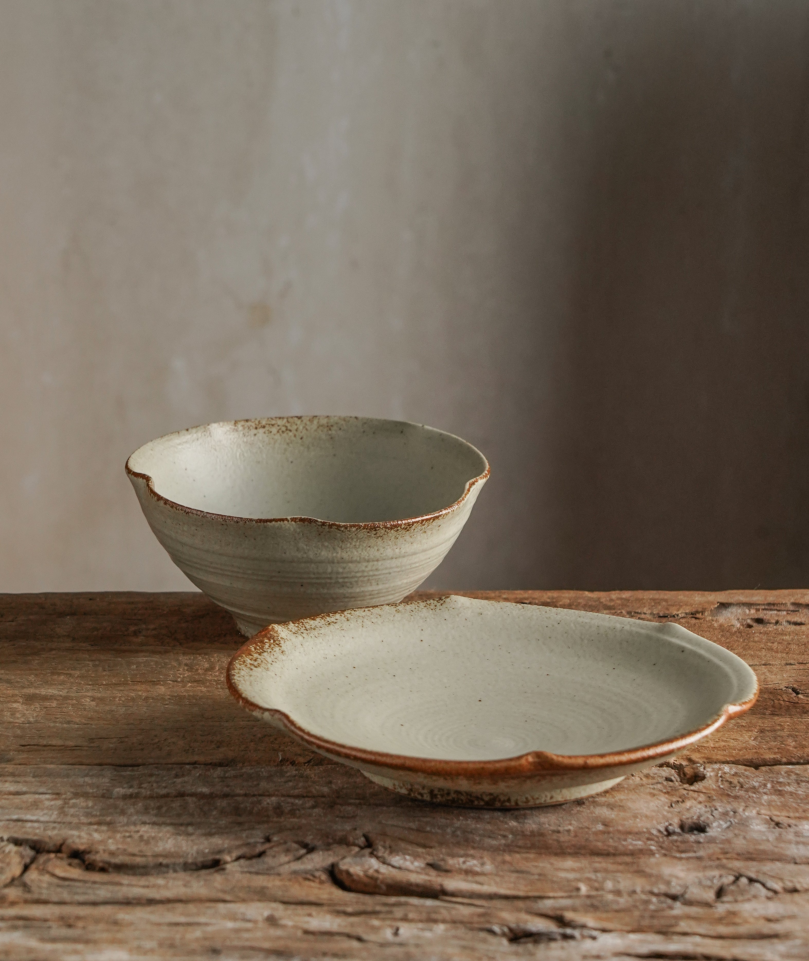Rustic Scalloped Bowl & Plate Set