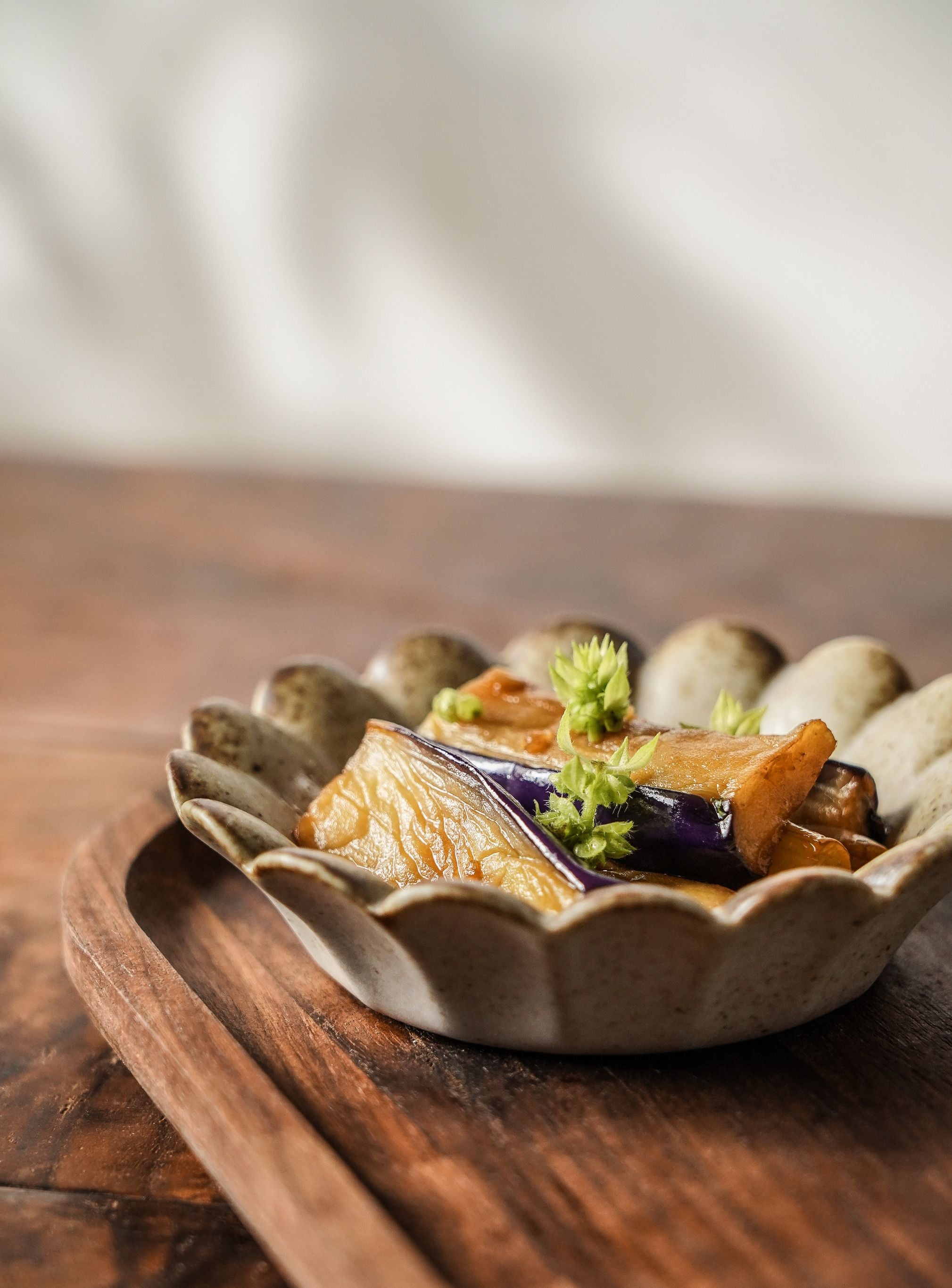 Scalloped Stoneware Side Bowl