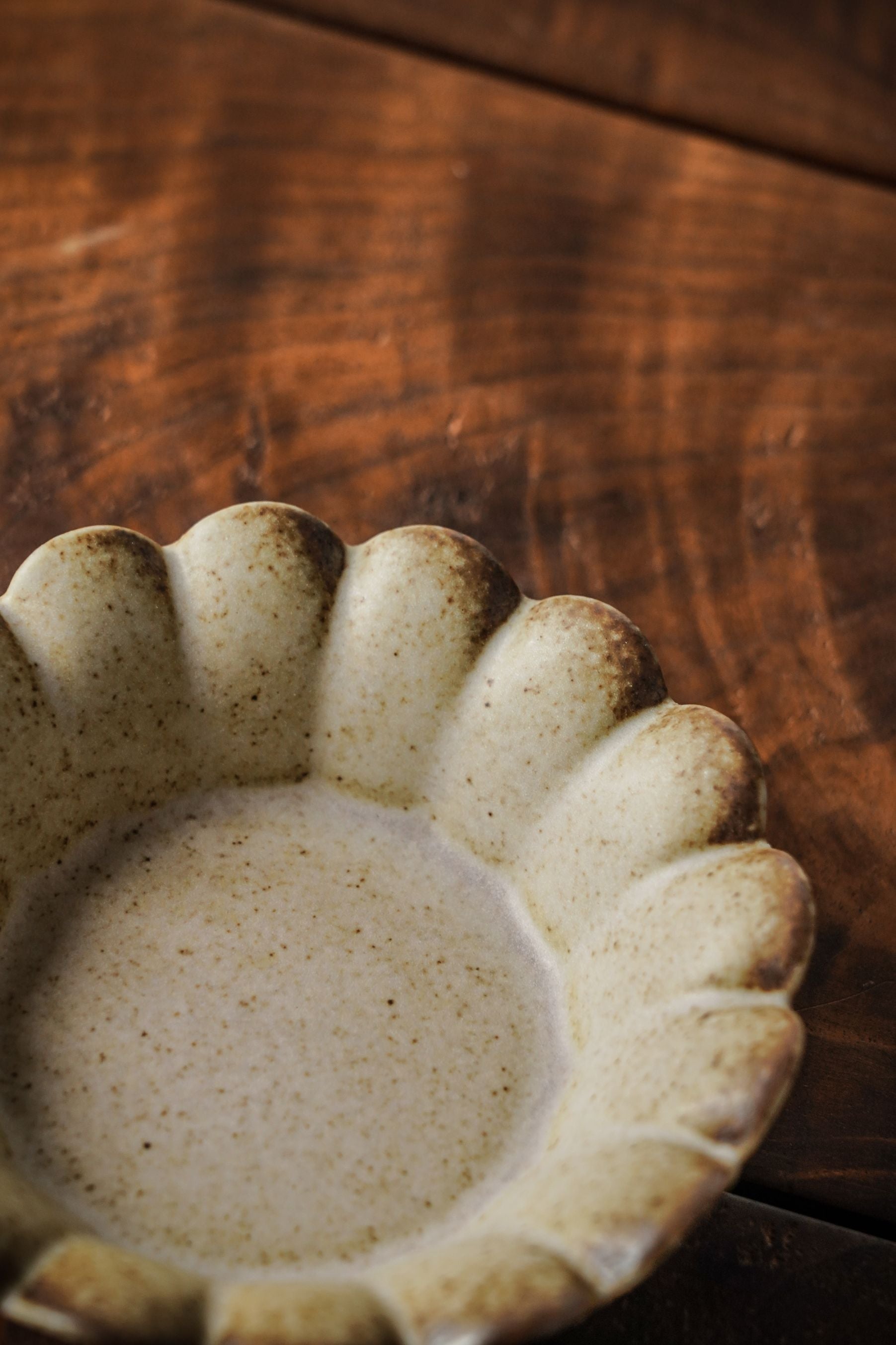 Scalloped Stoneware Side Bowl