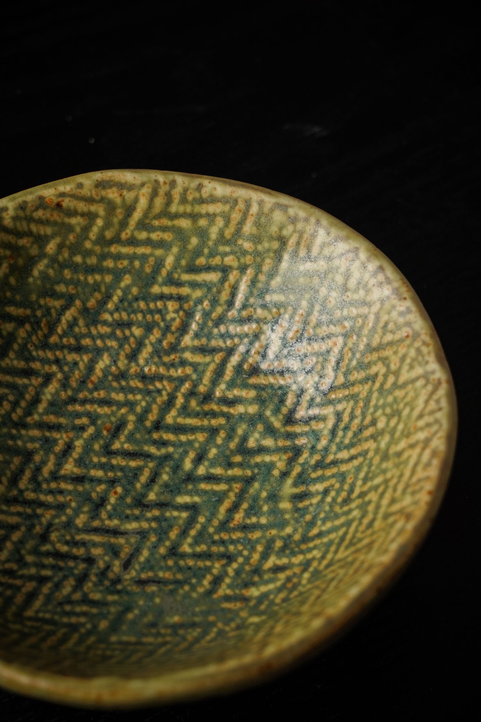 Ribbed Stoneware Serving Bowl
