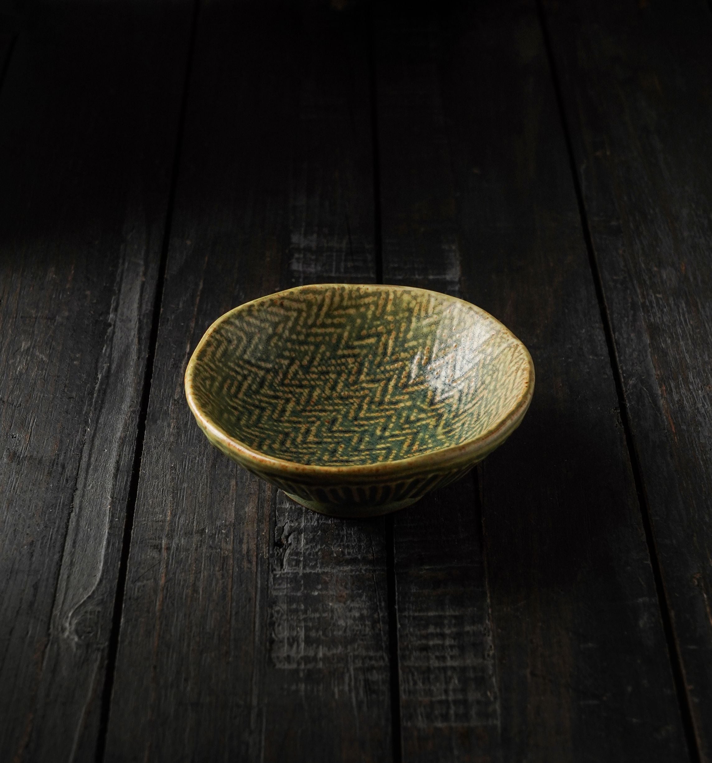 Ribbed Stoneware Serving Bowl